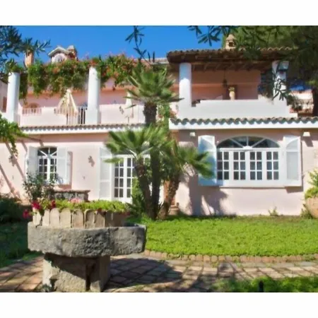 Couette-café Accademia Giardini-Naxos