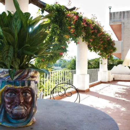 Accademia Couette-café Giardini-Naxos