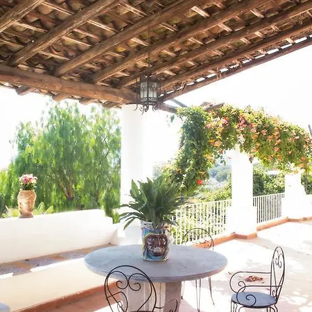 Accademia Couette-café Giardini-Naxos